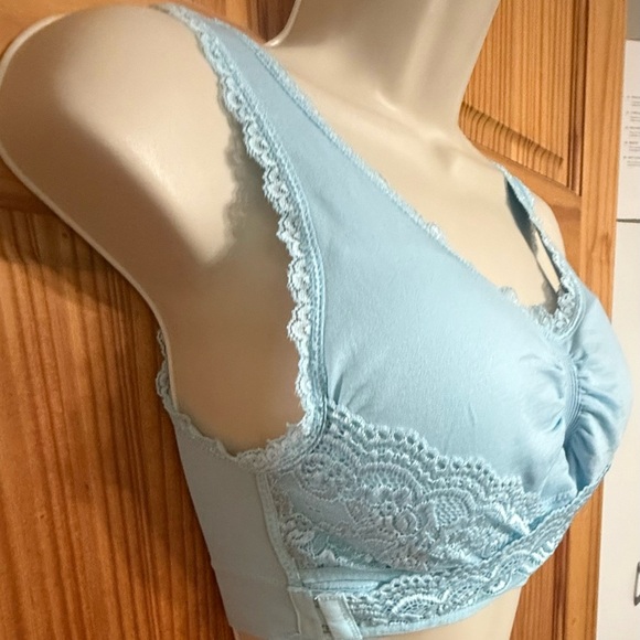 Bright Baby Blue Stretch Lace Wrap Around Bra – Size Medium Like new! - Picture 3 of 4